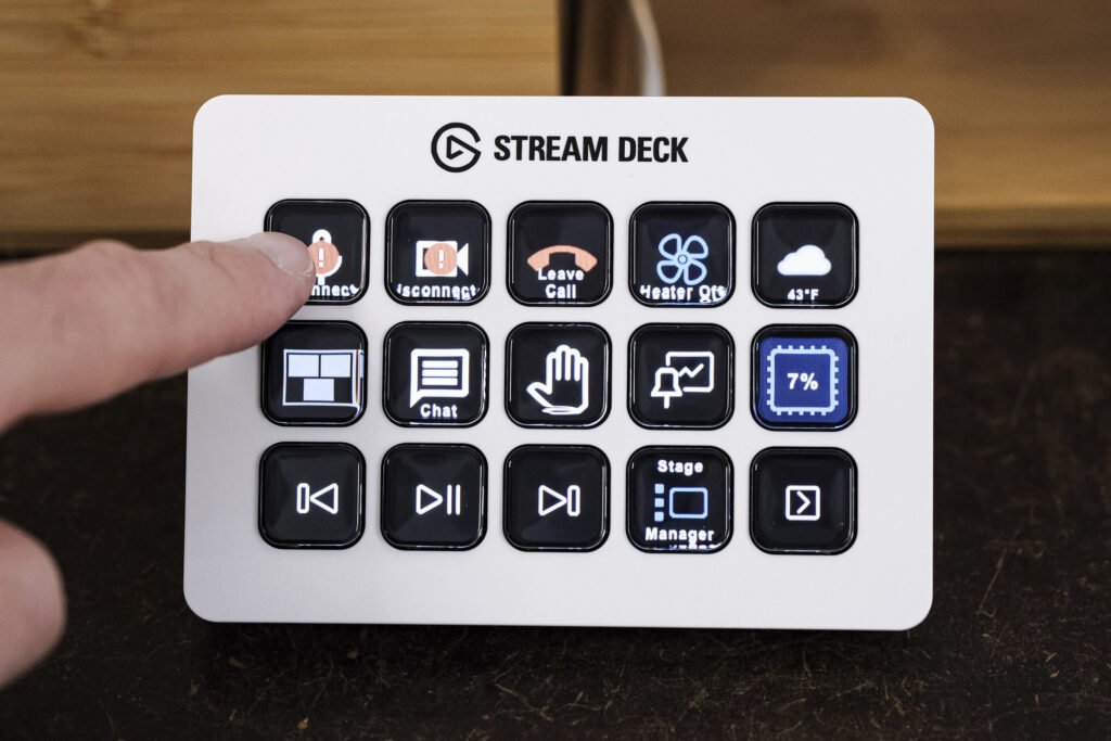 Stream Deck Buttons Now Push Themselves With AI Help