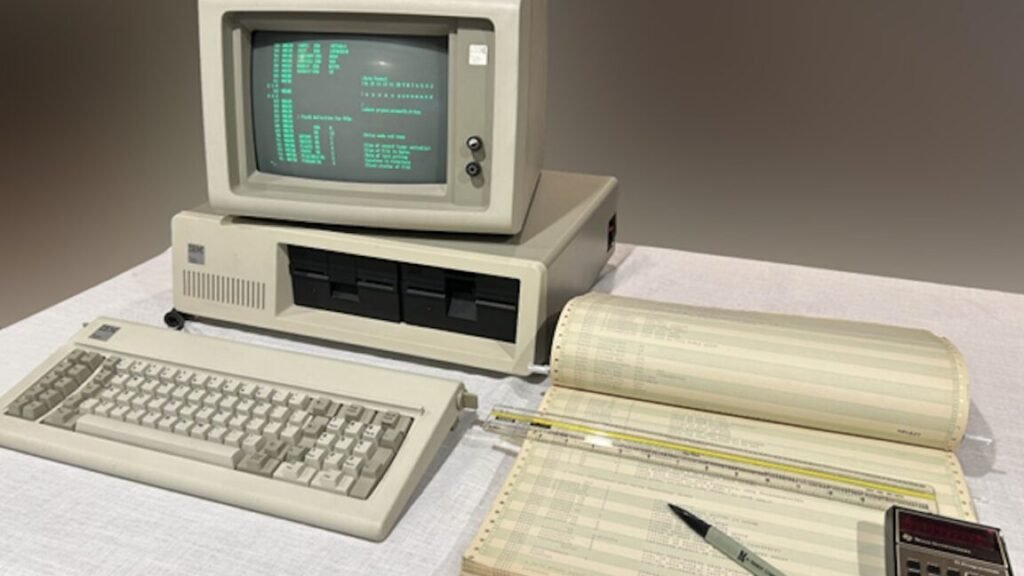Microsoft Releases 40-Year-Old DOS Code That Started Windows