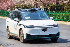Baidu's Self-Driving Taxis Break Down and Trap Passengers