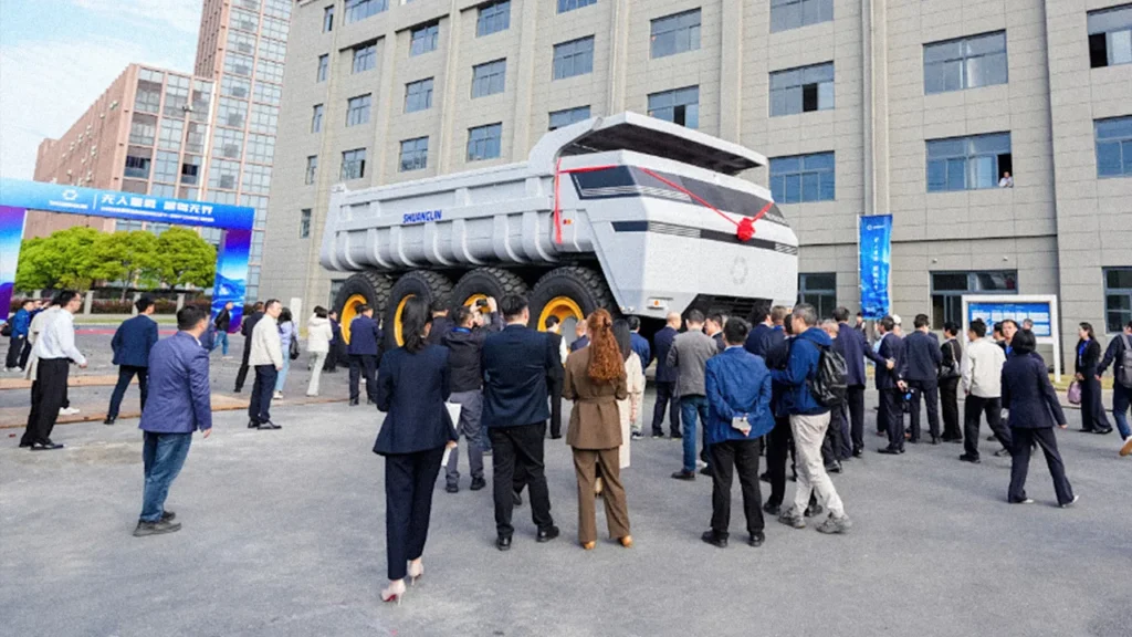Chinese Mining Truck Drives Itself and Moves Like a Crab